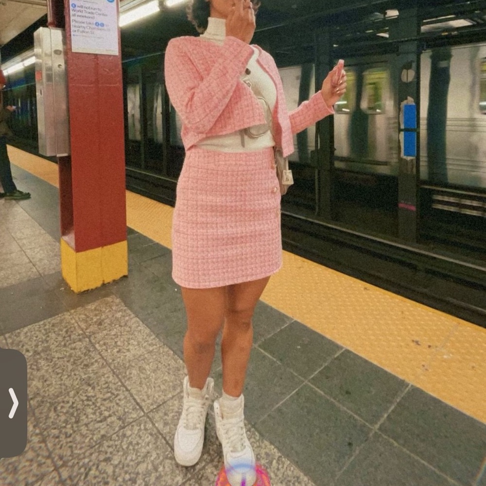 Elegant Pink Mini Skirt
